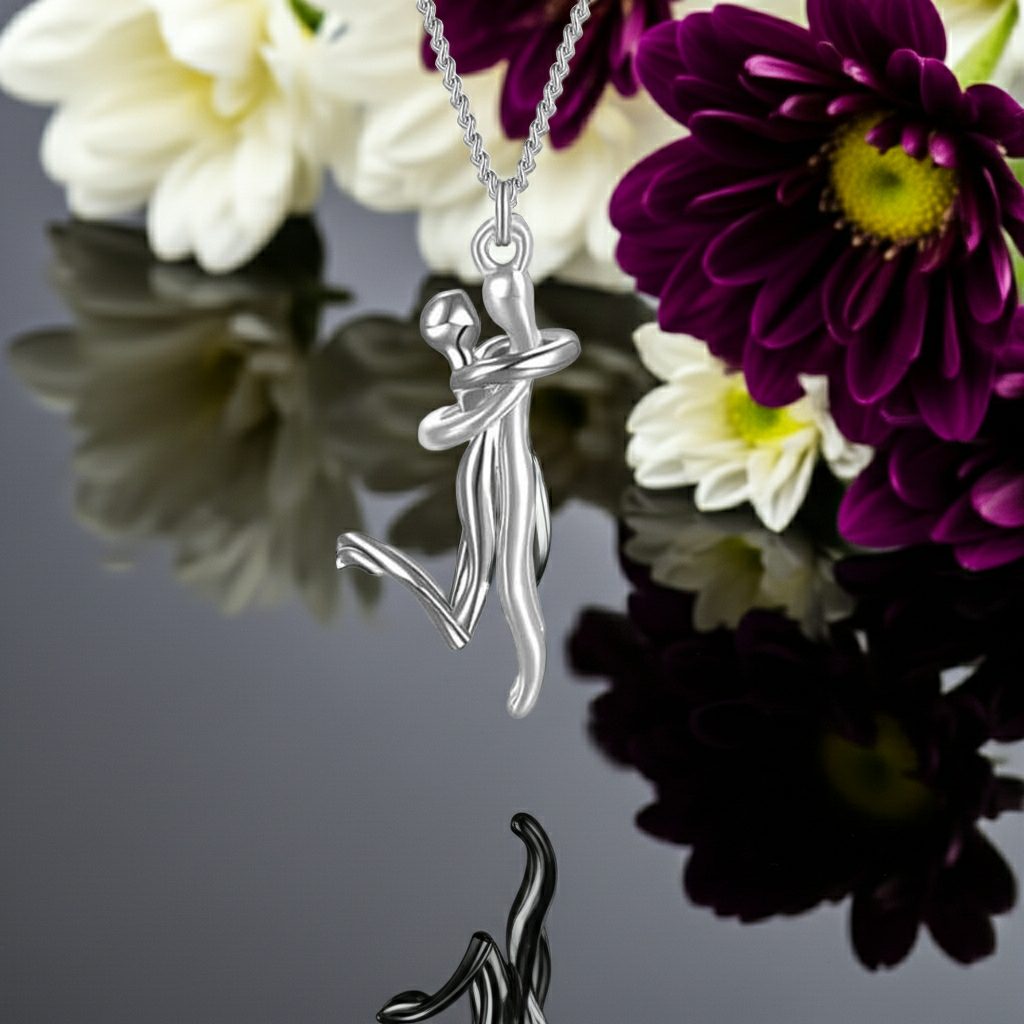 18K Love Hug Necklace Couple Anniversary Valentine's Day Gift Fashion Simple Temperament Clavicle Chain Pendant Necklace.